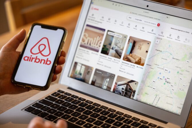 News Digest: UK PM Joins Macron, Airline Strikes & New Laws for Airbnb & Gite Owners