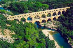 the nearby Pont du Gard